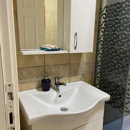 Two-bedroom Flat At Διαμέρισμα